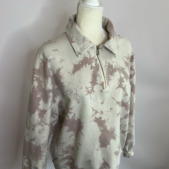 Varley Quarter Zip Pullover - Picture 2 of 9